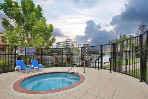 K Resort Surfers Paradise Apartments - ACT Tourism 0