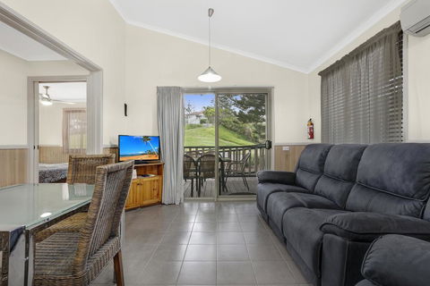 Kendalls Beach Holiday Park - ACT Tourism 1