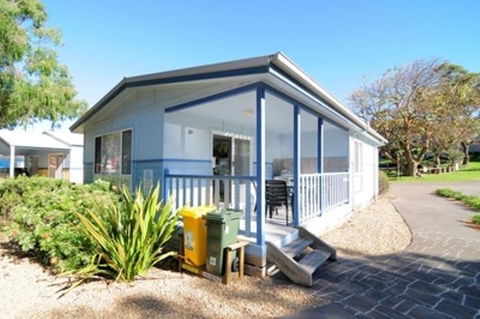 Kendalls Beach Holiday Park - ACT Tourism 0