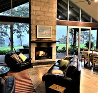 Kenwood Bank Vineyard Retreat - ACT Tourism