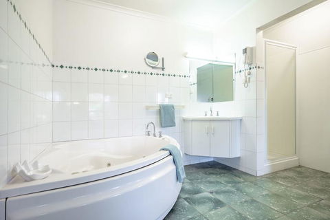 Kerang Valley Resort - ACT Tourism 2