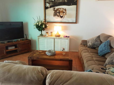 King Reef Beach House - ACT Tourism 1