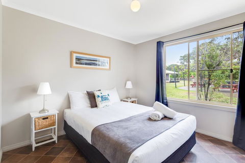 King's Point Retreat - ACT Tourism 1