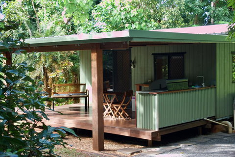 Kingfisher Cabin - ACT Tourism 0