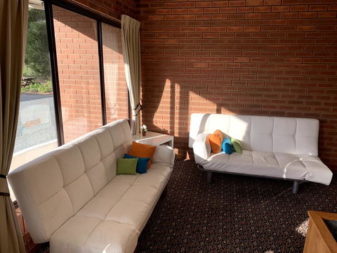 Kingswood Motel - ACT Tourism 3