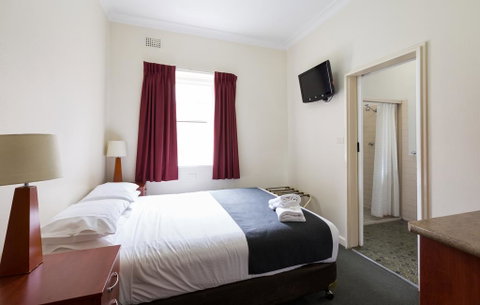 Knickerbocker Hotel - ACT Tourism 0