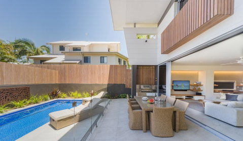 KoKo's Beach House - ACT Tourism 0