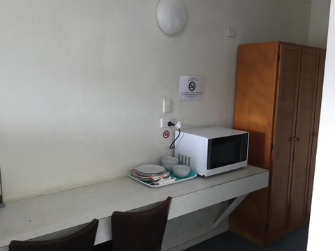 Kooyong Hotel - ACT Tourism 1