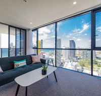 KOZYGURU BROADBEACH AMAZING VIEW 2 BED APT  FREE PARKING WALK TO BEACH QBR004 - ACT Tourism