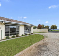 Lake Escape on Pool Avenue - ACT Tourism