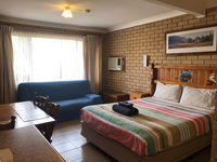 Lake Front Motel