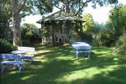 Lake Haven Motor Inn - ACT Tourism 3