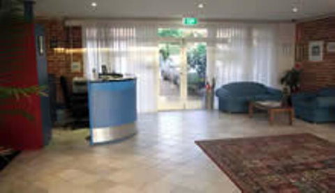 Lake Haven Motor Inn - ACT Tourism 1