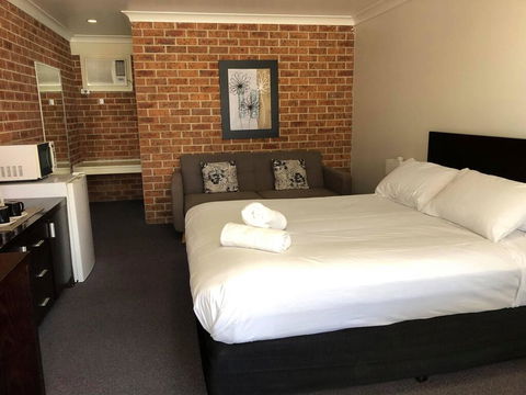 Lake Macquarie Motor Inn - ACT Tourism 1