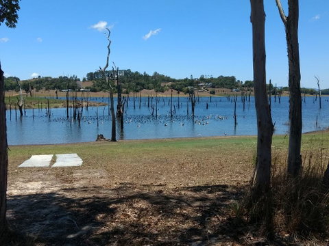 Lake Tinaroo Waterfrontage - ACT Tourism 2