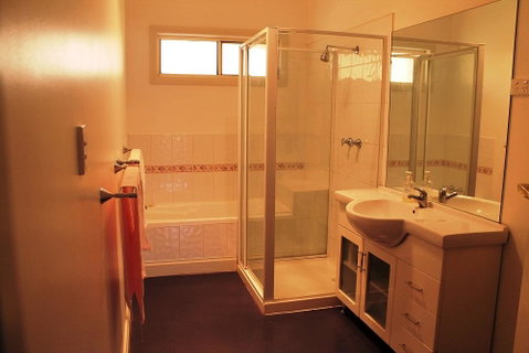 Lake Tyrrell Accommodation - ACT Tourism 1