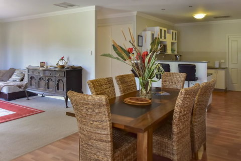Lake Tyrrell Accommodation LTA - ACT Tourism 1