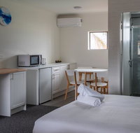 Lakeside Inn - ACT Tourism