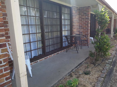 Lakeside Lodge Motel - ACT Tourism 2