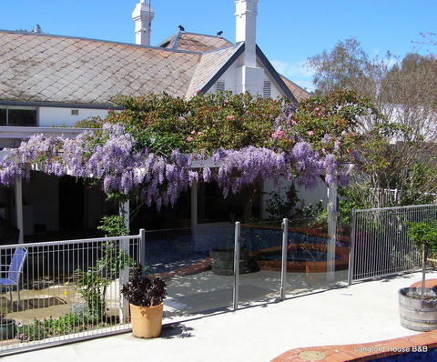 Langford House B&B - ACT Tourism 0