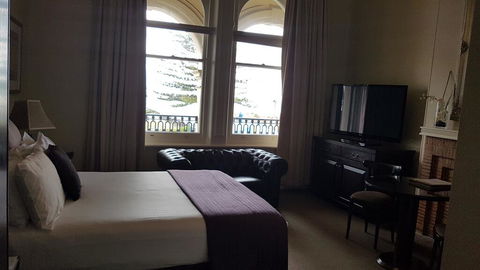 Largs Pier Hotel - ACT Tourism 2