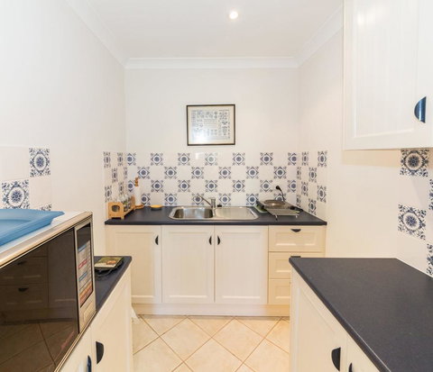 Lavender Hills - 12 Bennett Street - ACT Tourism 3