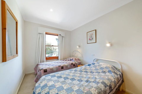 Lavender Hills - 12 Bennett Street - ACT Tourism 0