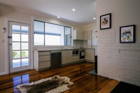Leichhardt Cottages - ACT Tourism 2