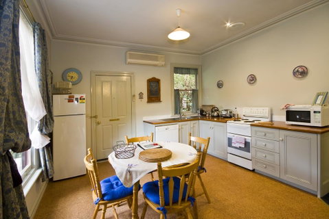 Lemonade Creek Cottages - ACT Tourism 3