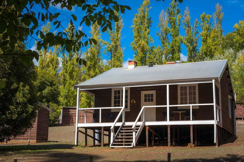 Lewana Cottages - ACT Tourism 0