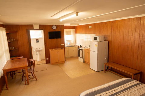 Limestone Cottage - ACT Tourism 2