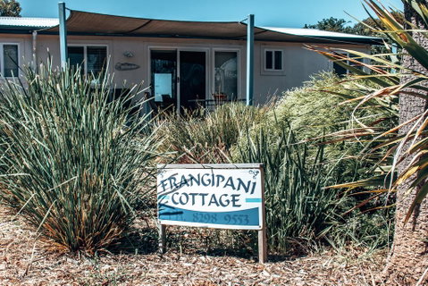 Linger Longer Cottages - ACT Tourism 2