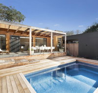 Luxe on Lydgate Family retreat with pool WiFi Foxtel walk to beach - ACT Tourism