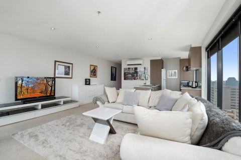 Luxurious Living With Unbeatable Views - ACT Tourism 3