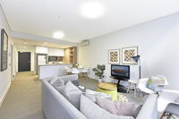 Luxury 1 bedroom  1 study with 1 parking