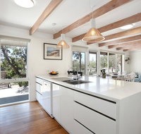 Luxury Beach House only 250m to No 16 Back Beach - ACT Tourism