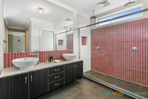 Luxury Coastal Escape - ACT Tourism 3