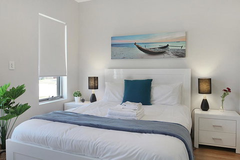 LUXURY HOUSE 10 MIN FROM BEACH WIFI+NETFLIX SLEEP 9 - ACT Tourism 2