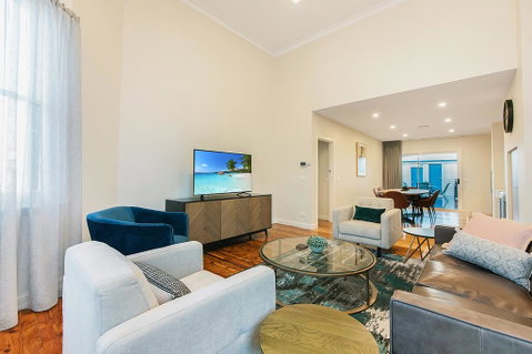 Luxury On The Esplanade - ACT Tourism 1
