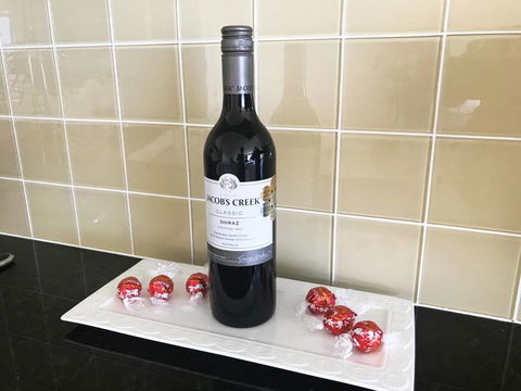 Luxury Waterfront Maroochydore Free Wine Netflix Parking - ACT Tourism 3