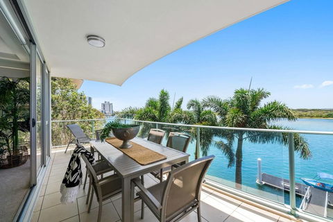 Luxury Waterfront Maroochydore Free Wine Netflix Parking - ACT Tourism 0
