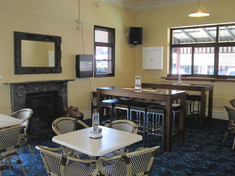 Maclean Hotel - ACT Tourism 1