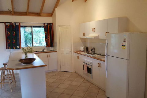 Magic Bush Hideaway 2 Azalea Court - ACT Tourism 1