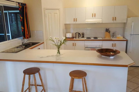 Magic Bush Hideaway 2 Azalea Court - ACT Tourism 2