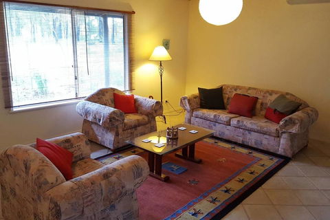 Magic Bush Hideaway 2 Azalea Court - ACT Tourism 3