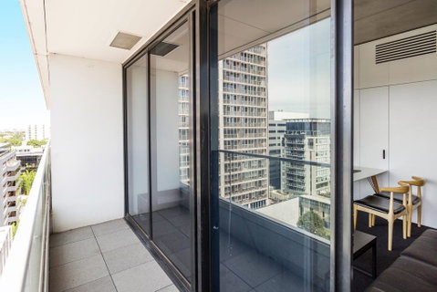 Magnificent Apartment With Spa In Melb - ACT Tourism 1