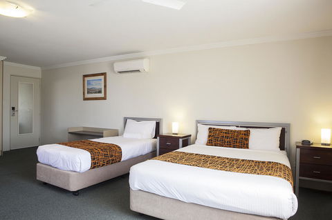 Mandarin Motel - ACT Tourism 0