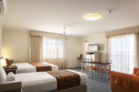 Mandarin Motel - ACT Tourism 2
