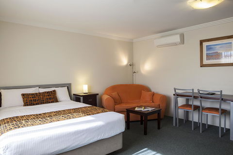 Mandarin Motel - ACT Tourism 1