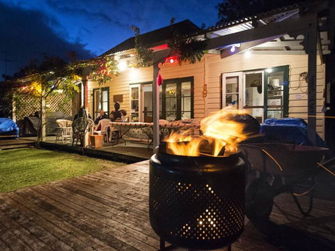 Mandurah Riverfront Holiday Rental - ACT Tourism 2